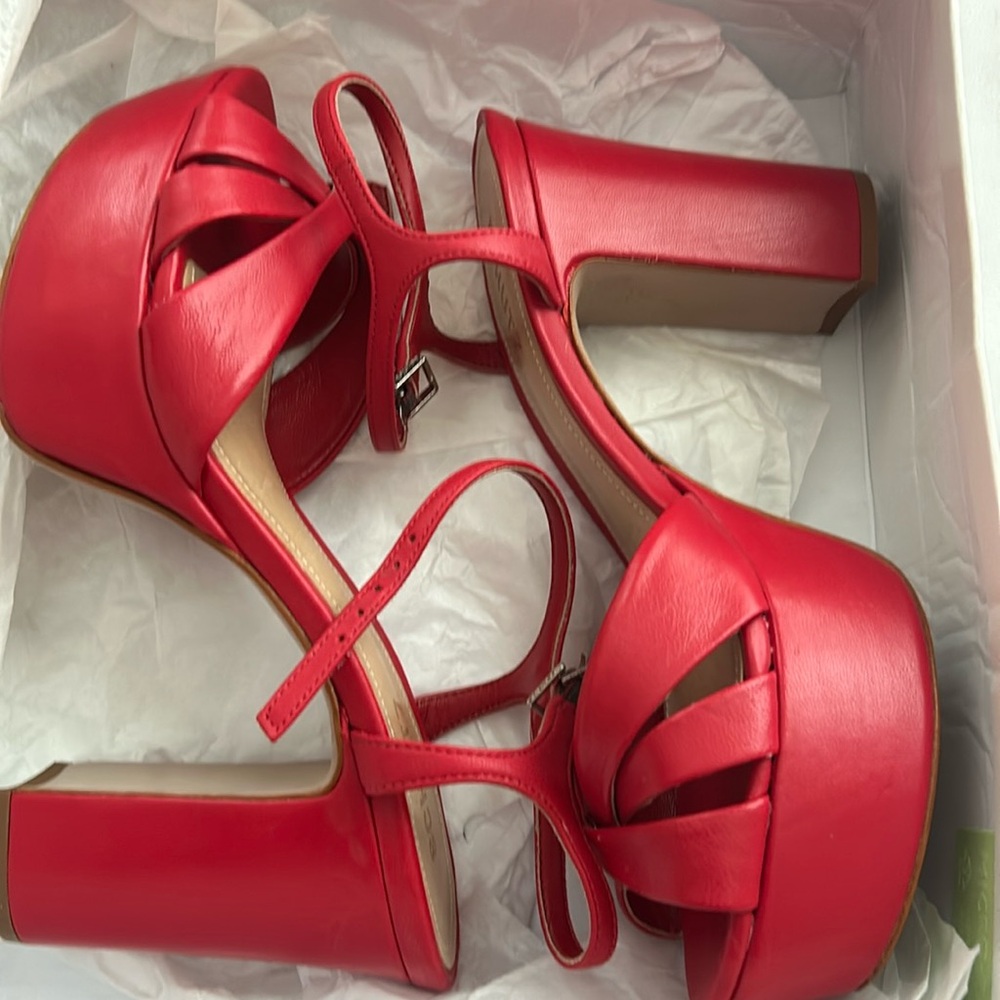 SCHUTZ KEFFA Sandal Heel!